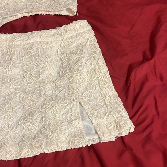 White lace set - Picture 2 of 5